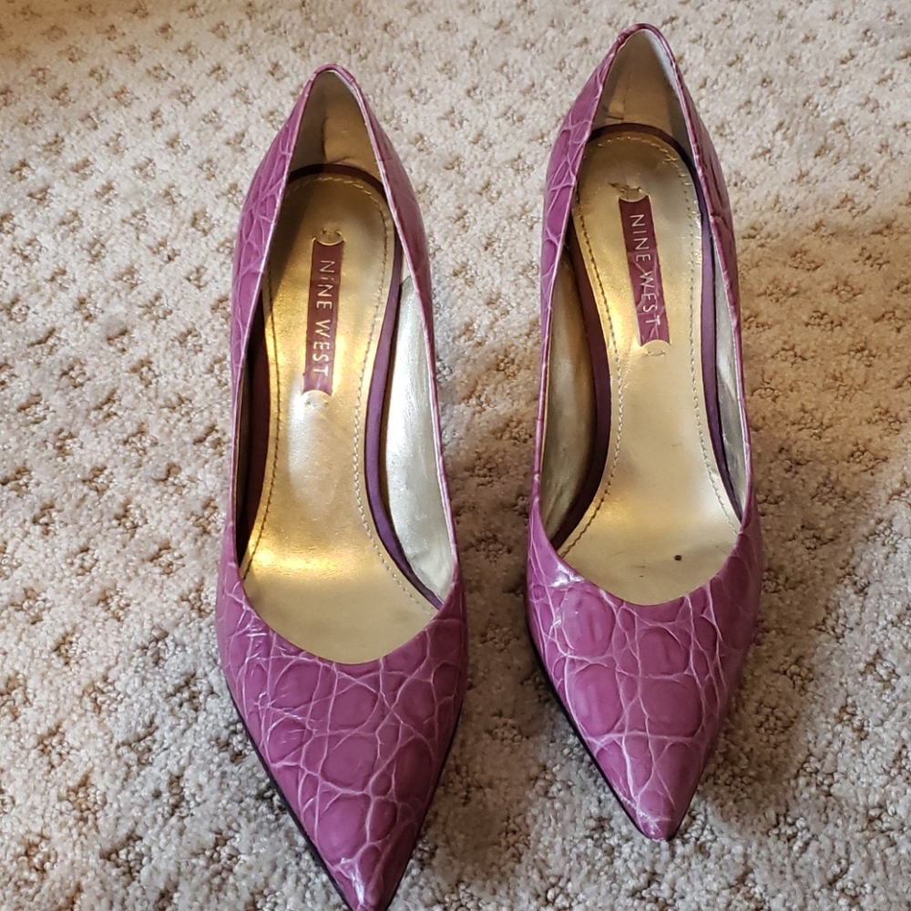 Nine west pointed to heels
